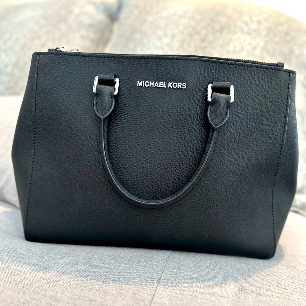 Micheal Kors Purse